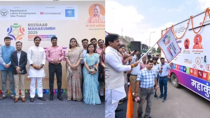 रोज़गार रथ को झंडा दिखाते मंत्री जी