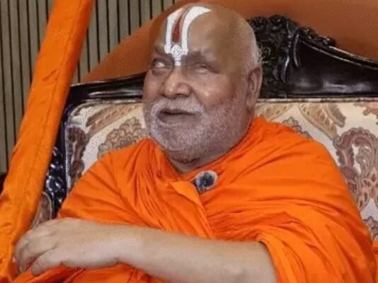 जगद्गुरु रामभद्राचार्य: बिना पढ़ाई ज्ञान नहीं, संस्कार और संस्कृत से ही बदलेगा समाज जगद्गुरु चित्रकूट आश्रम में