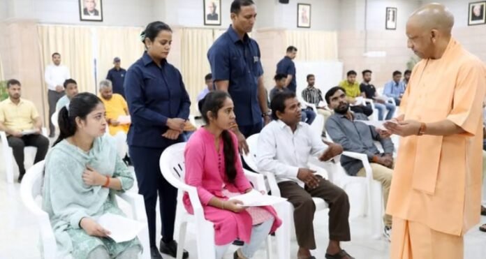 लखनऊ में जानता दर्शन